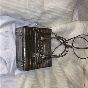 MICHAEL KORS MINI CROSSBODY